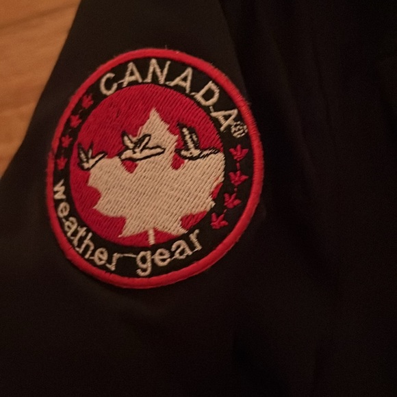 Boy’s Canada Weather Gear Heavy Winter Jacket - Picture 3 of 10